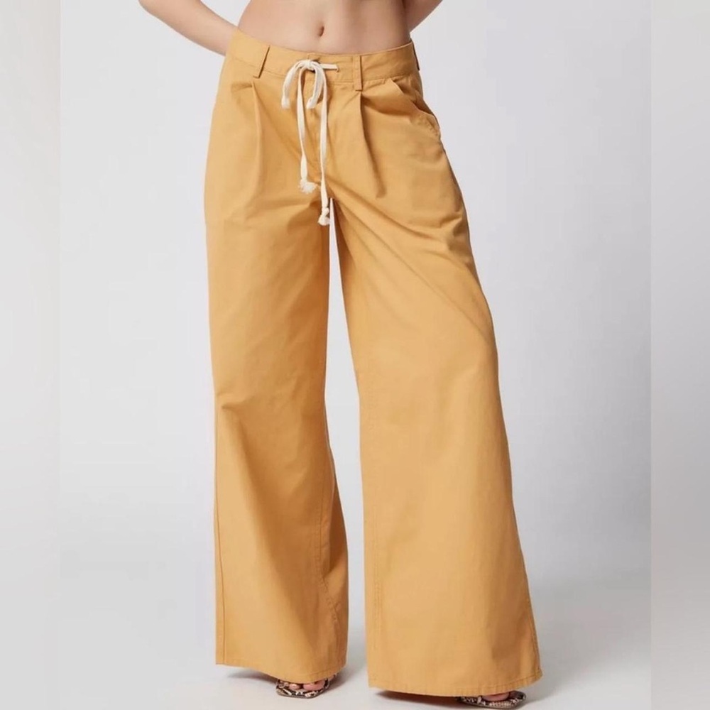 Urban Outfitters Pleated Wide Leg Trousers - Picture 3 of 10